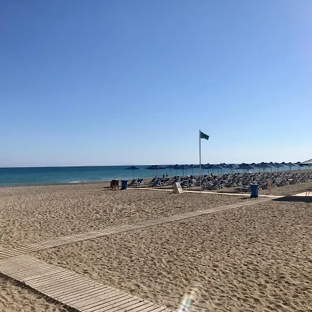 別荘 Patriko-bright 3-bedroom Vacation Home, 200m From The Beach.