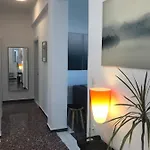 Patriko-bright 3-bedroom Vacation Home, 200m From The Beach. Σπίτι διακοπών *