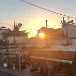 Patriko-bright 3-bedroom Vacation Home, 200m From The Beach. Дом отдыха Ретимно