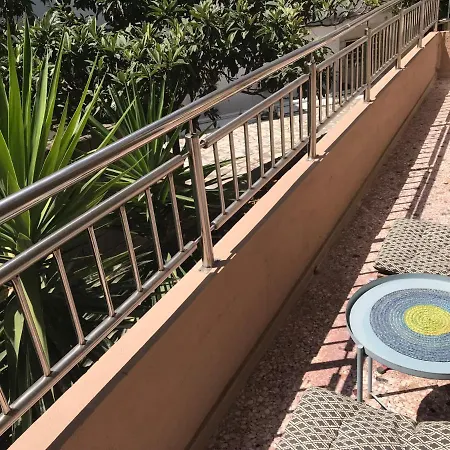 Patriko-bright 3-bedroom Vacation Home, 200m From The Beach. Casa vacanze