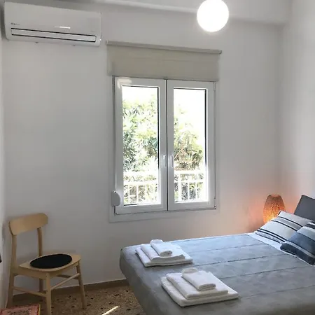 Patriko-bright 3-bedroom Vacation Home, 200m From The Beach. * Rethymno