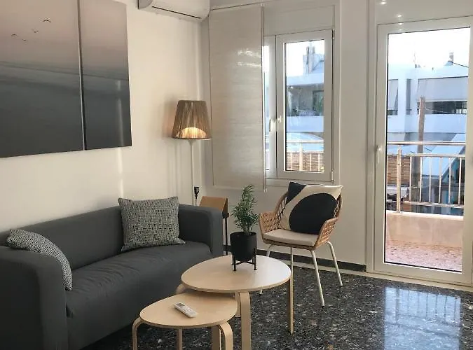 Patriko-bright 3-bedroom Vacation Home, 200m From The Beach. Holiday home