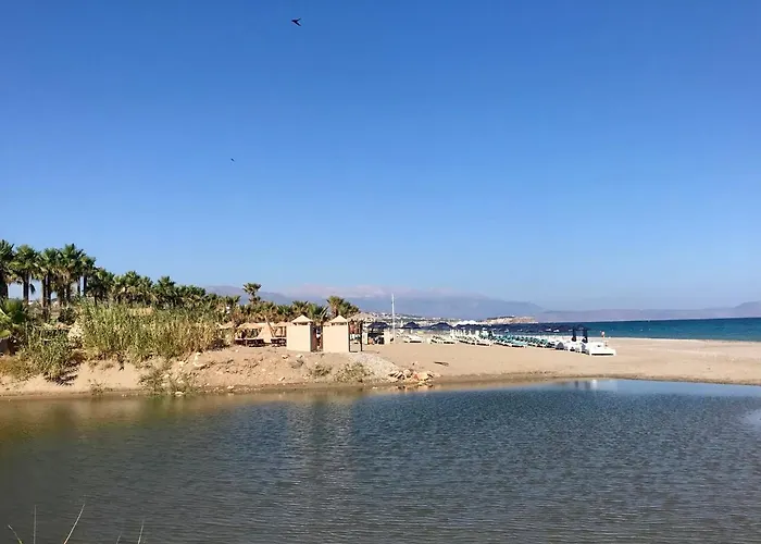 Patriko-bright 3-bedroom Vacation Home, 200m From The Beach. *