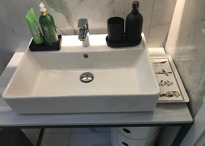 Patriko-bright 3-bedroom Vacation Home, 200m From The Beach. *