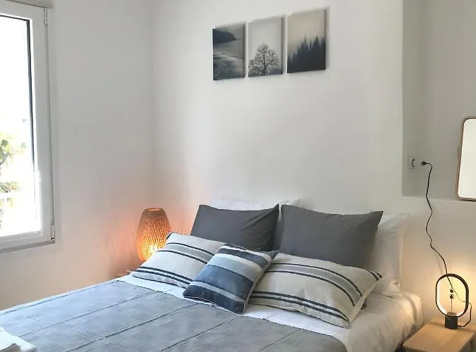 Patriko-bright 3-bedroom Vacation Home, 200m From The Beach. Holiday home Rethymno (Crete)