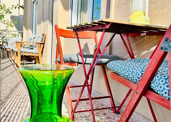 Patriko-bright 3-bedroom Vacation Home, 200m From The Beach. Holiday home