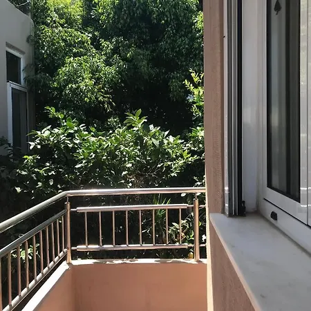 Patriko-bright 3-bedroom Vacation Home, 200m From The Beach. Hébergement de vacances *